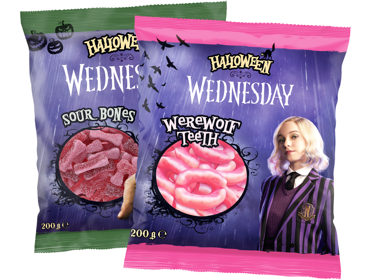 Två Halloween-godispåsar med 'Sour Bones' och 'Werewolf Teeth' med Wednesday-tema.