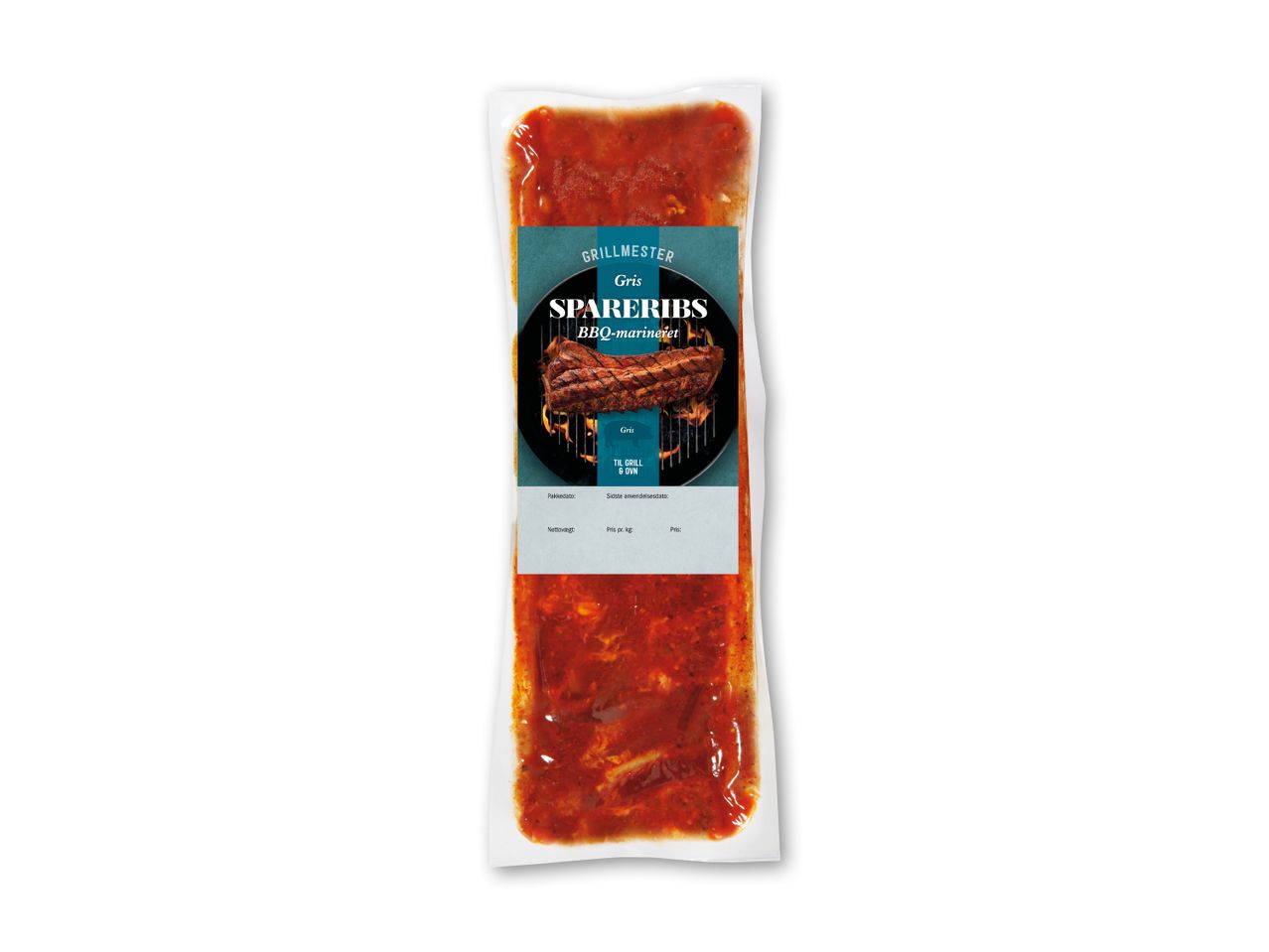 Vakuumforseglet pakke med BBQ-marinerede spareribs af gris, klar til grill eller ovn.