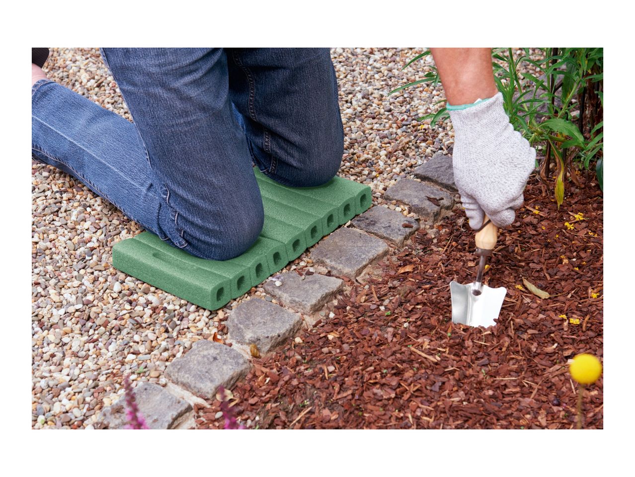 Go to full screen view: Parkside Garden Kneeling Pad - Green - Image 3