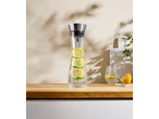 Carafă de apă SILVERCREST cu lămâie și mentă, pahar și lămâie tăiată pe lemn.