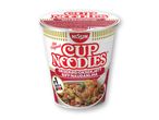 En kop Nissin Cup Noodles med oksekød.