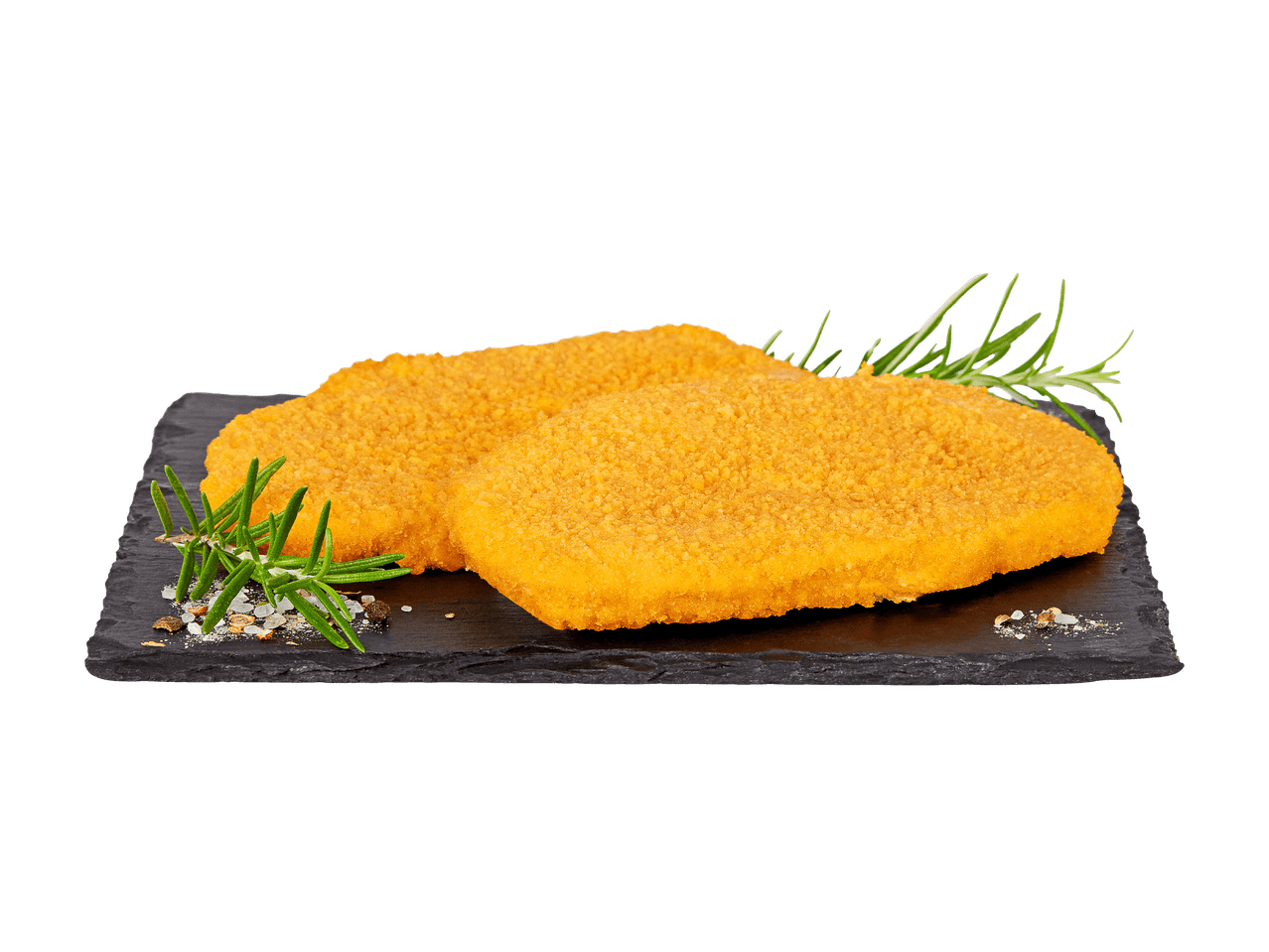 Zwei panierte Schnitzel auf einer dunklen Schieferplatte mit Rosmarin und Gewürzen.