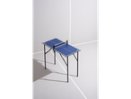 Mesa de tênis de mesa com rede.