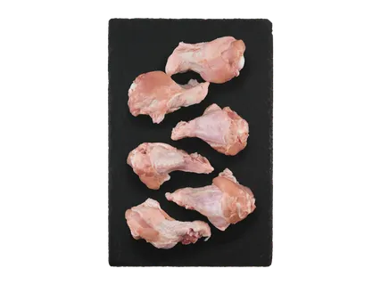 Švieži vištienos sparnelių peteliai