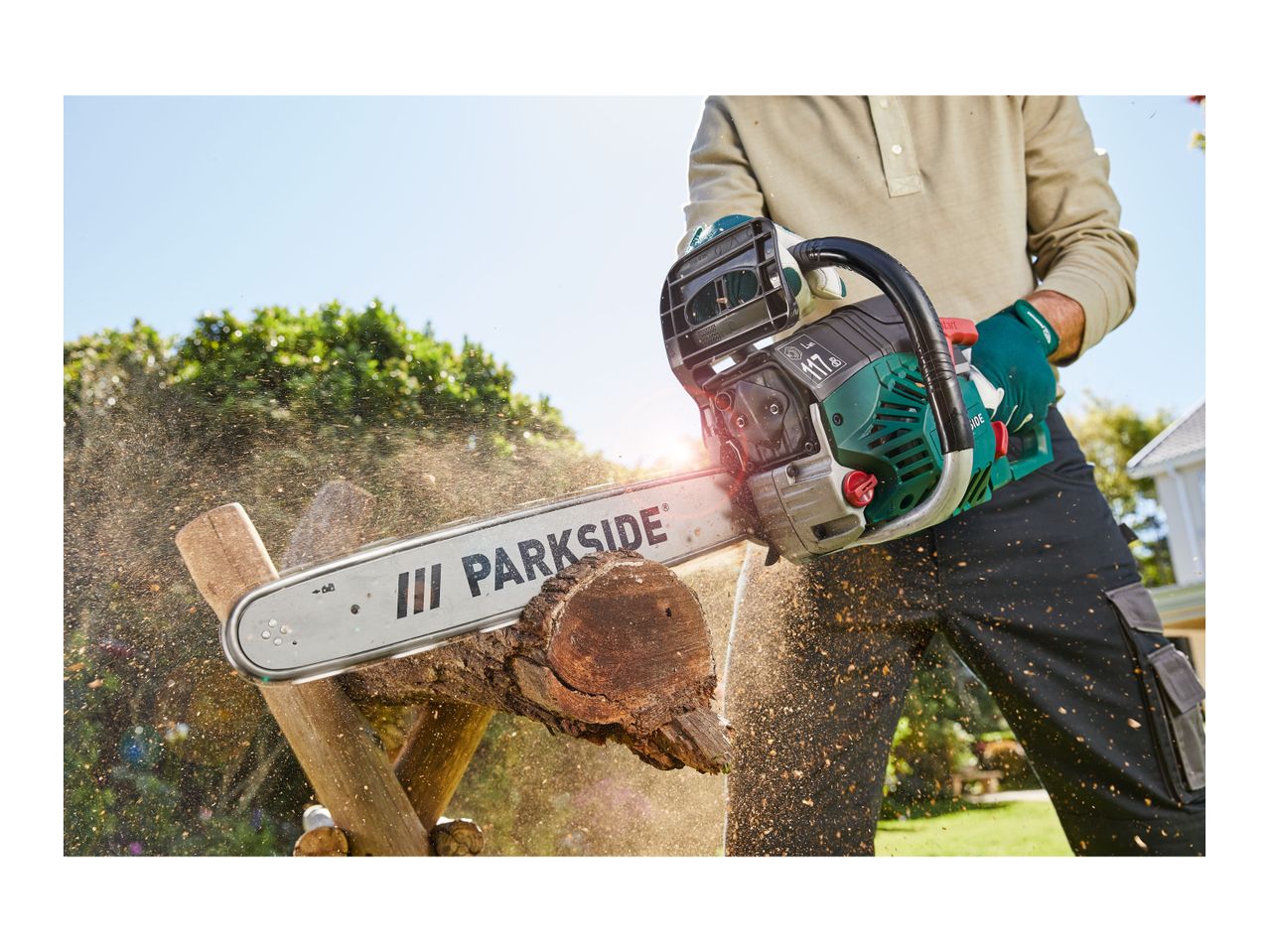 Go to full screen view: Parkside Petrol Chainsaw - Image 5