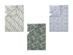 Drei Bettwäsche-Sets mit tropischen Blattmustern in Hellgrün, Dunkelgrün und Hellblau.
