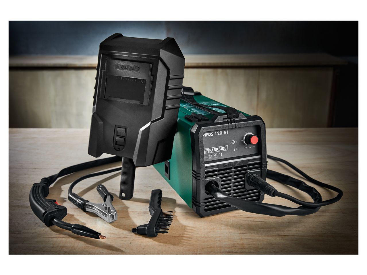 Go to full screen view: Inverter Flux Cored Wire Welder - Image 1