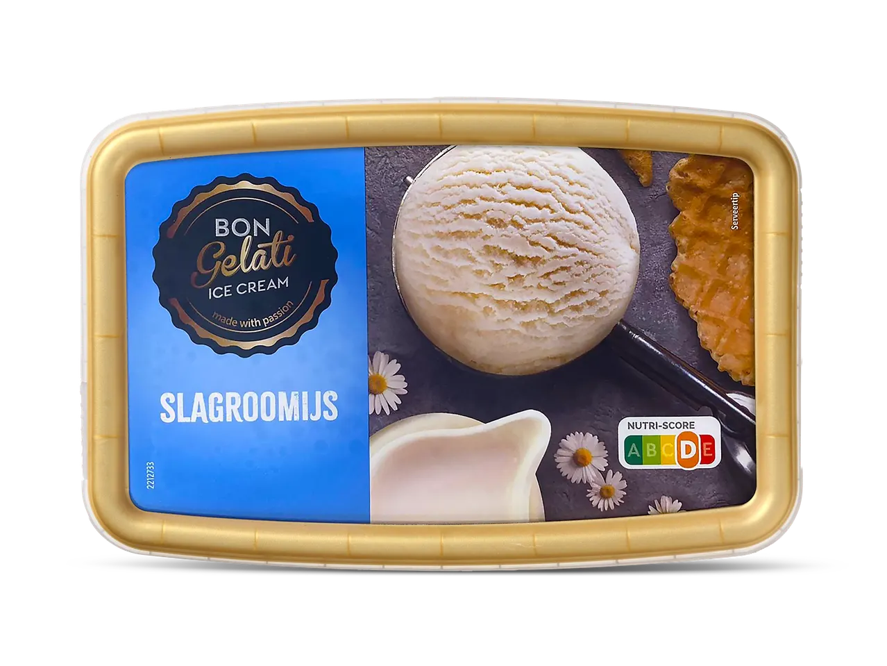 Bon Gelati ijs, slagroom en wafels.