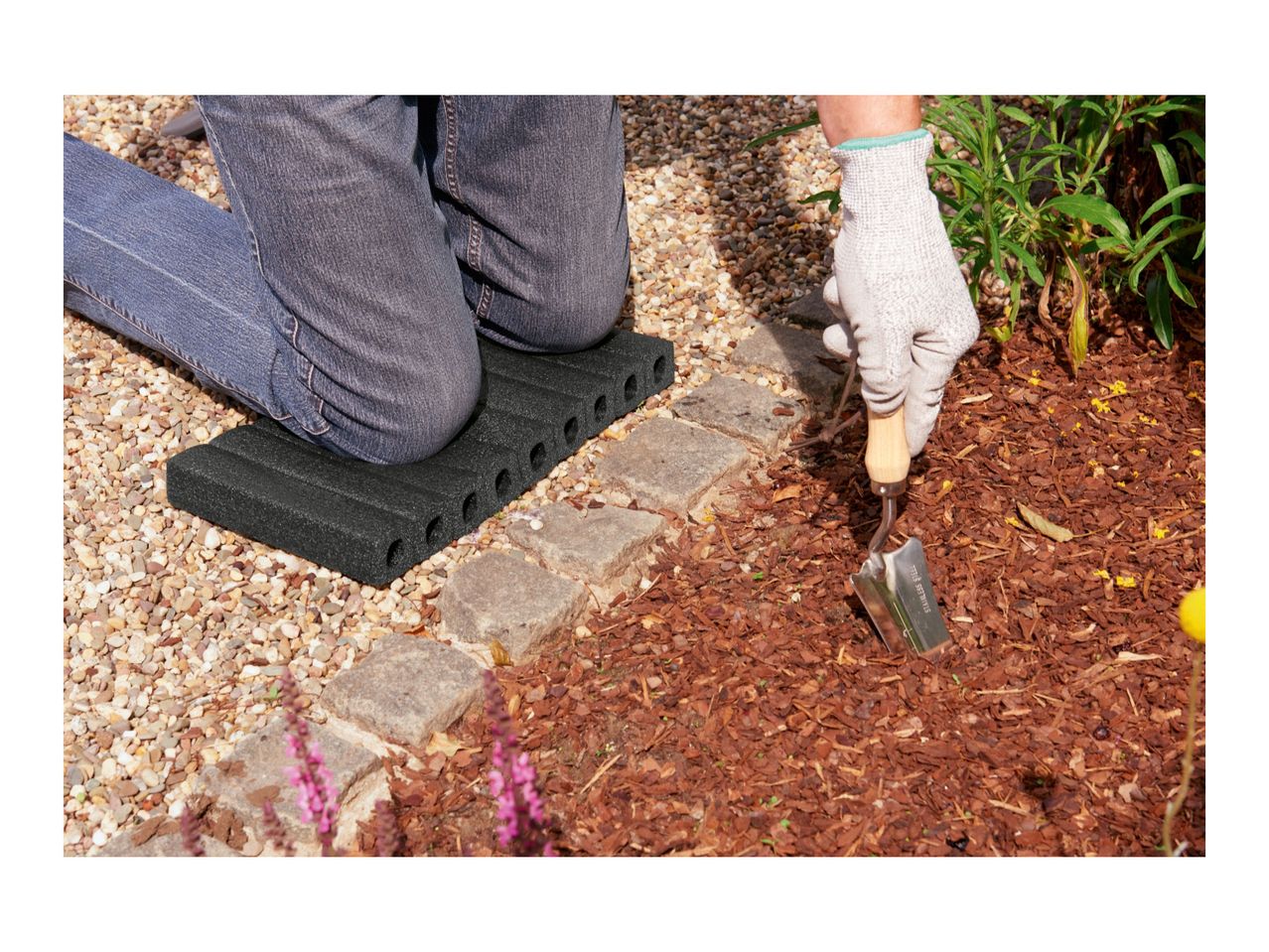 Go to full screen view: Parkside Garden Kneeling Pad - Black - Image 3