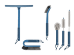 Set blauer Reinigungsbürsten, bestehend aus Abzieher, Scheuerbürste und Flaschenbürsten.