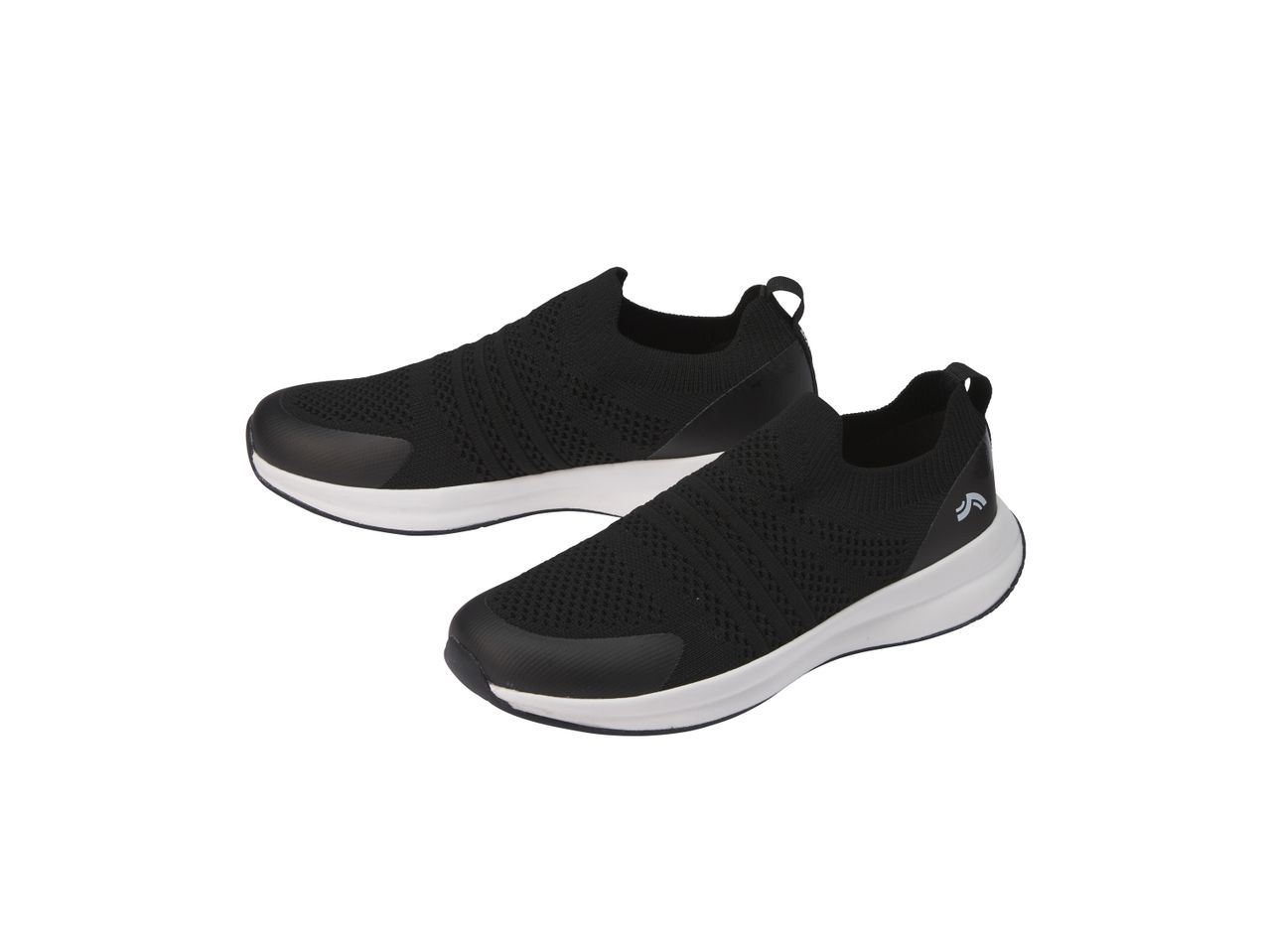 Un paio di scarpe sportive nere senza lacci.