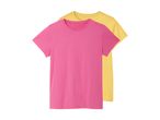 To ensfarvede T-shirts, en pink og en gul, ligger oven på hinanden.