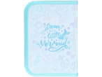 Уџбеник са темом сирене и натписом „Dream Big Little Mermaid“.