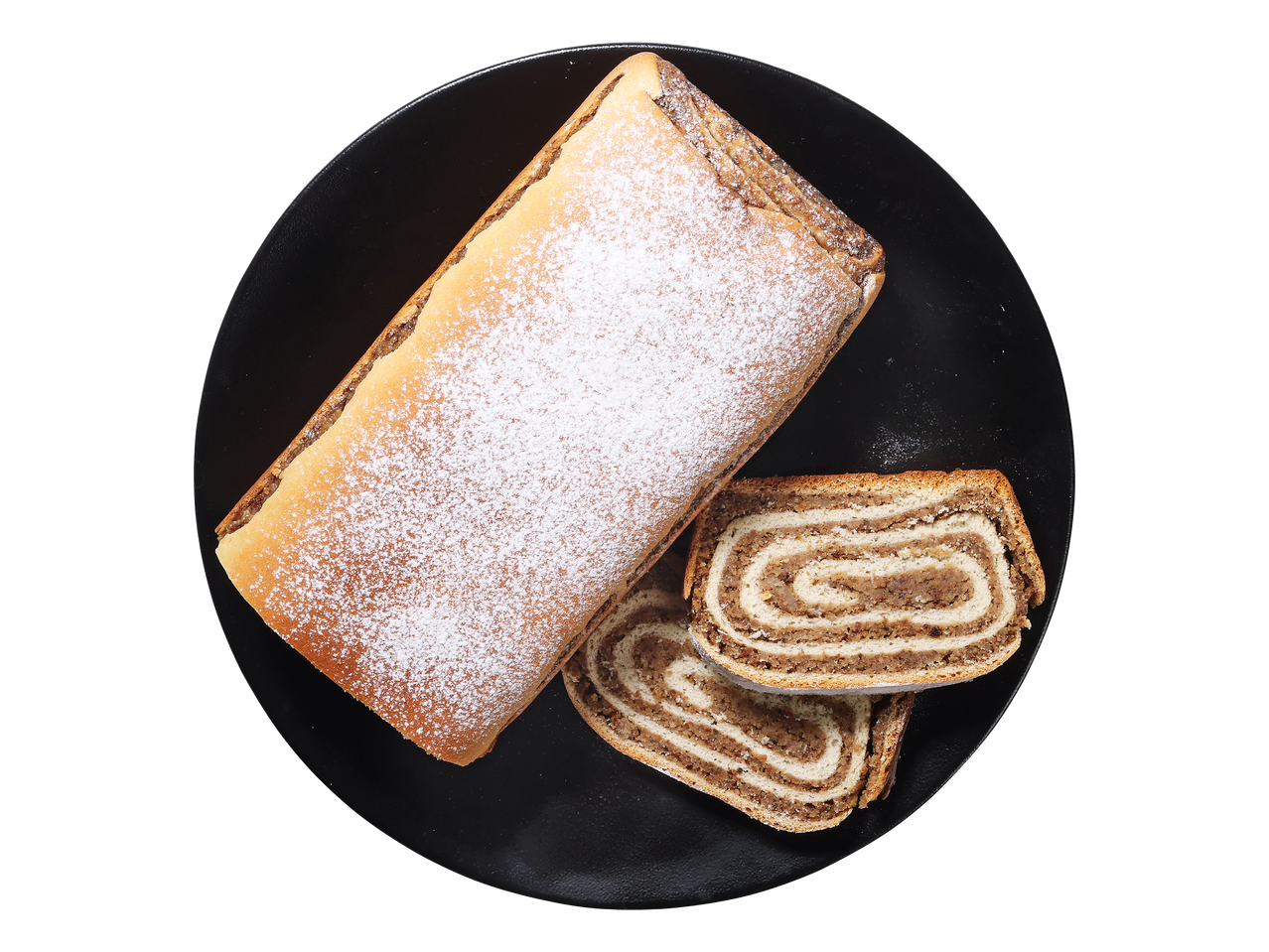 Orehova potica, posuta s sladkorjem v prahu, na črnem krožniku.