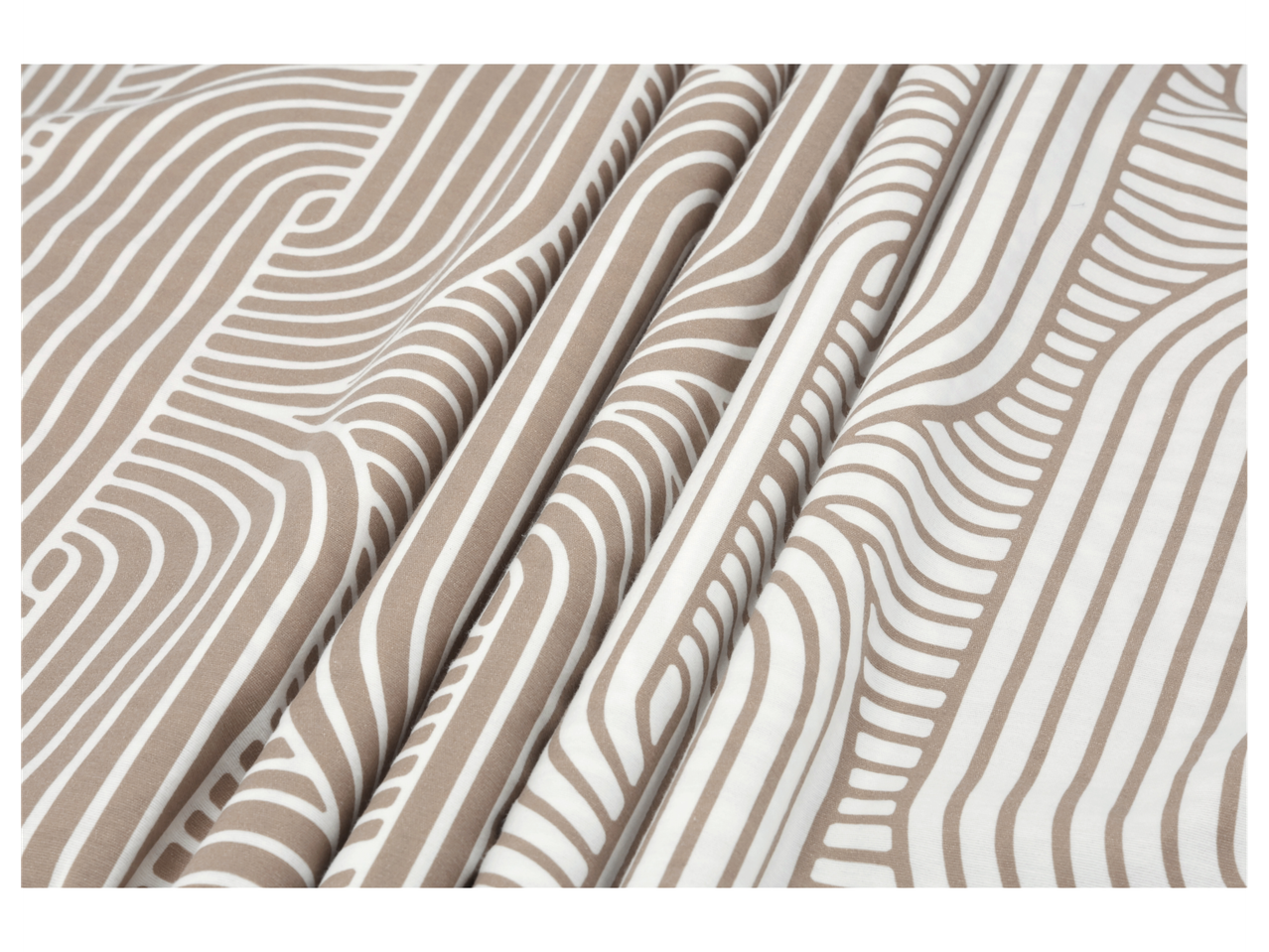 Flannel or renforcé bedding set with abstract brown and white pattern