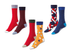 Sechs Paar farbige Socken mit verschiedenen Mustern.