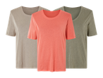 Tri ženske majice s kratkimi rokavi v bež, koralni in olivno zeleni barvi.