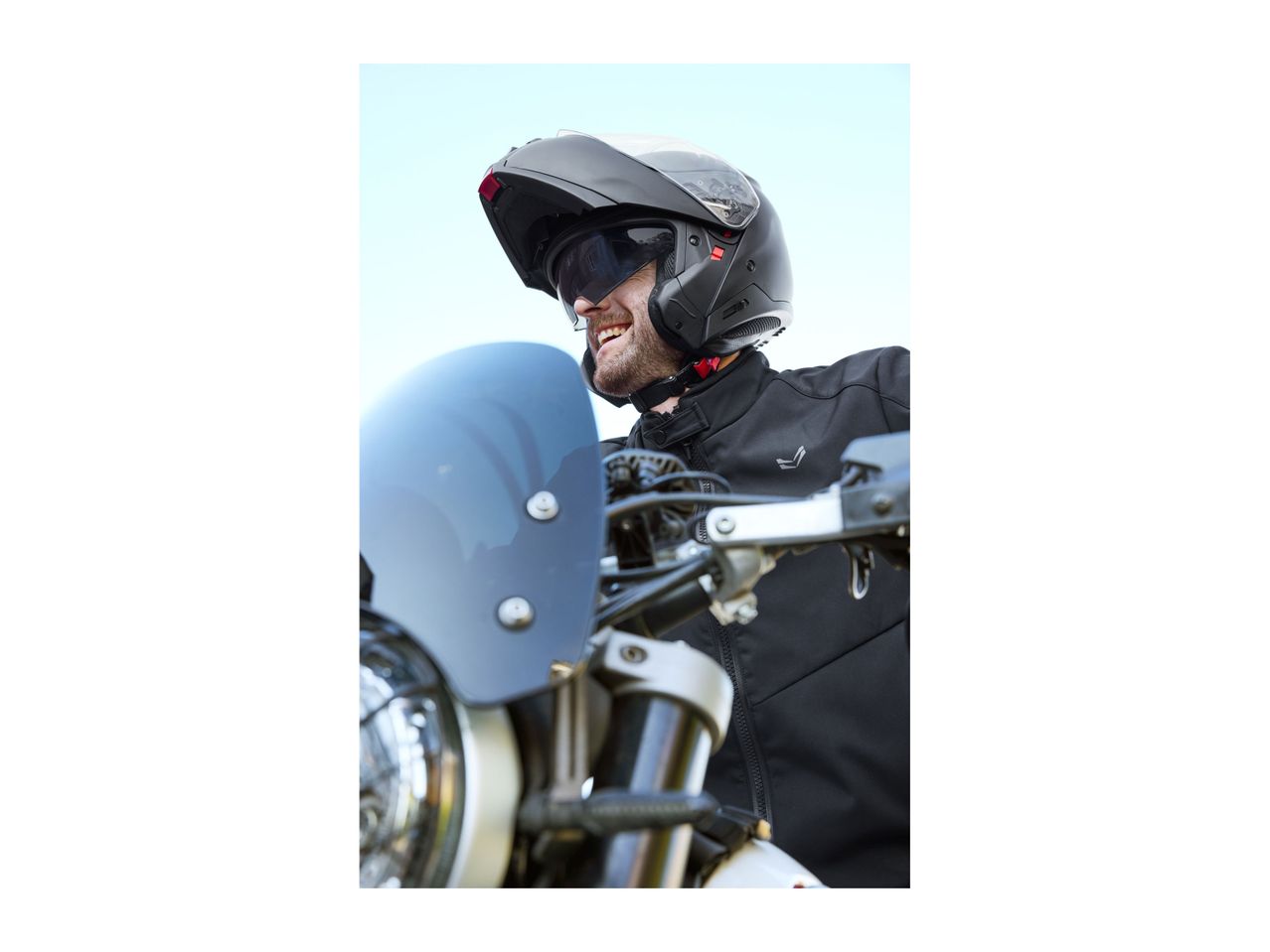 Go to full screen view: Ultimate Speed Flip-Up Helmet - Image 10
