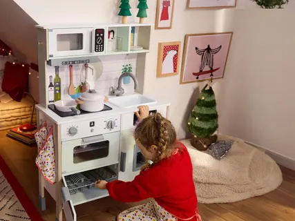 Fa játékkonyha