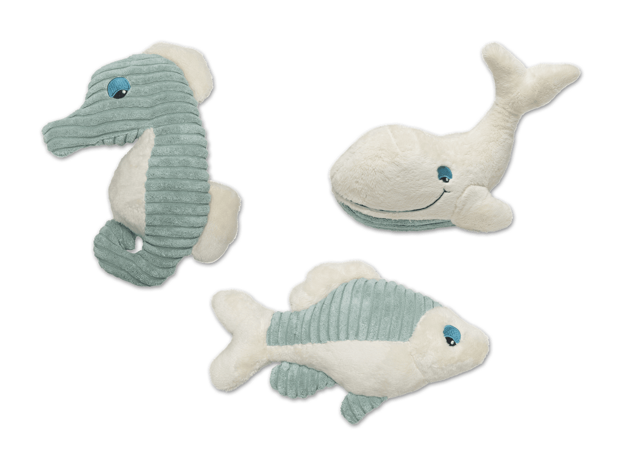 Drei Plüschtiere in Form eines Seepferdchens, eines Wals und eines Fisches in Hellblau und Weiß.