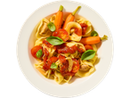 Tortellini com tomate, cenoura e manjericão.