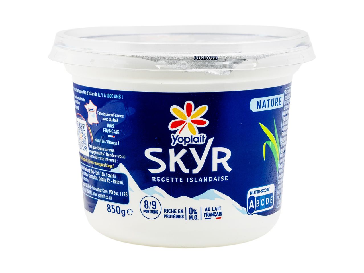 A large tub of natural Skyr yogurt, 850g, with a Nutri-Score A, rich in protein, 0% fat, and made with French milk.