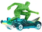 Un véhicule Hot Wheels futuriste sur lequel un personnage vert effectue un trick.