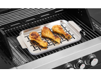 Grillmeister placă de grătar cu pulpe de pui pe un grătar cu gaz.