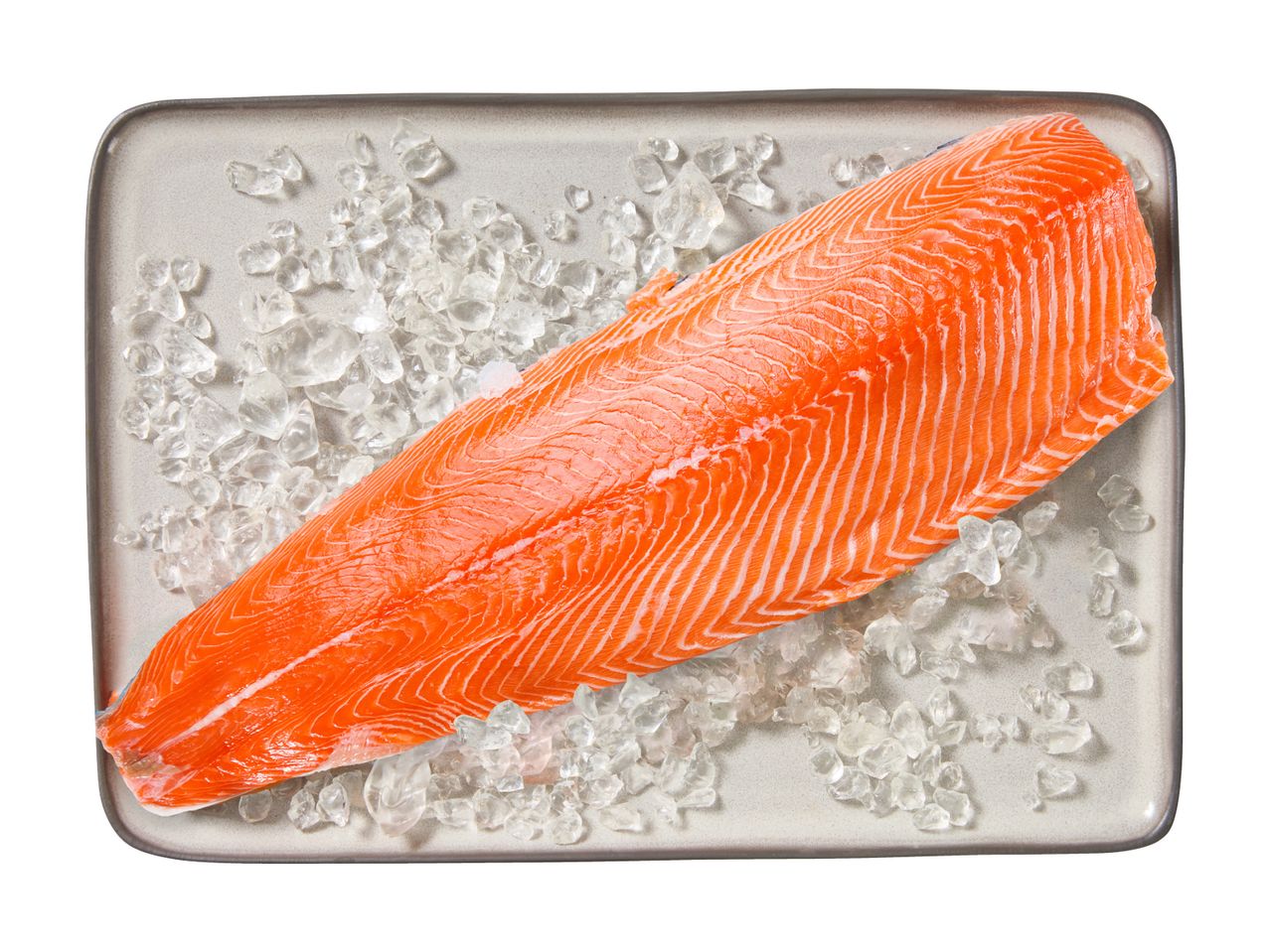 Lohi filee jääpedillä tarjoiluvadilla