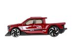 Rød Hot Wheels Ford F-150 Lightning legetøjsbil med hvide striber.