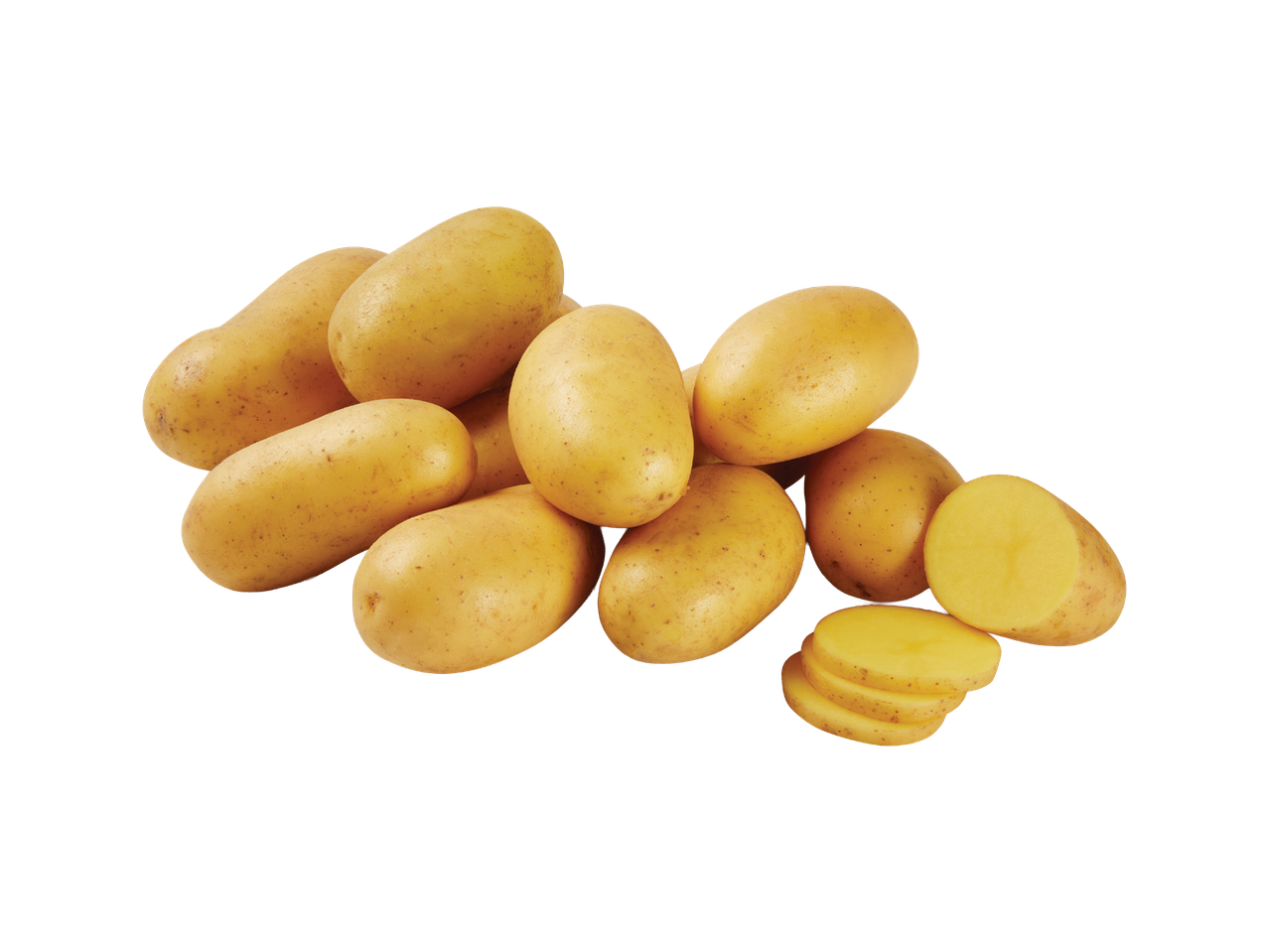 Gomila žutih krompira, uključujući jedan prepolovljen i nekoliko isečenih na kriške.