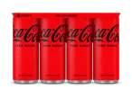 Acht rode frisdrankblikjes van 250 ml, suikervrij en zonder calorieën, in een verpakking.