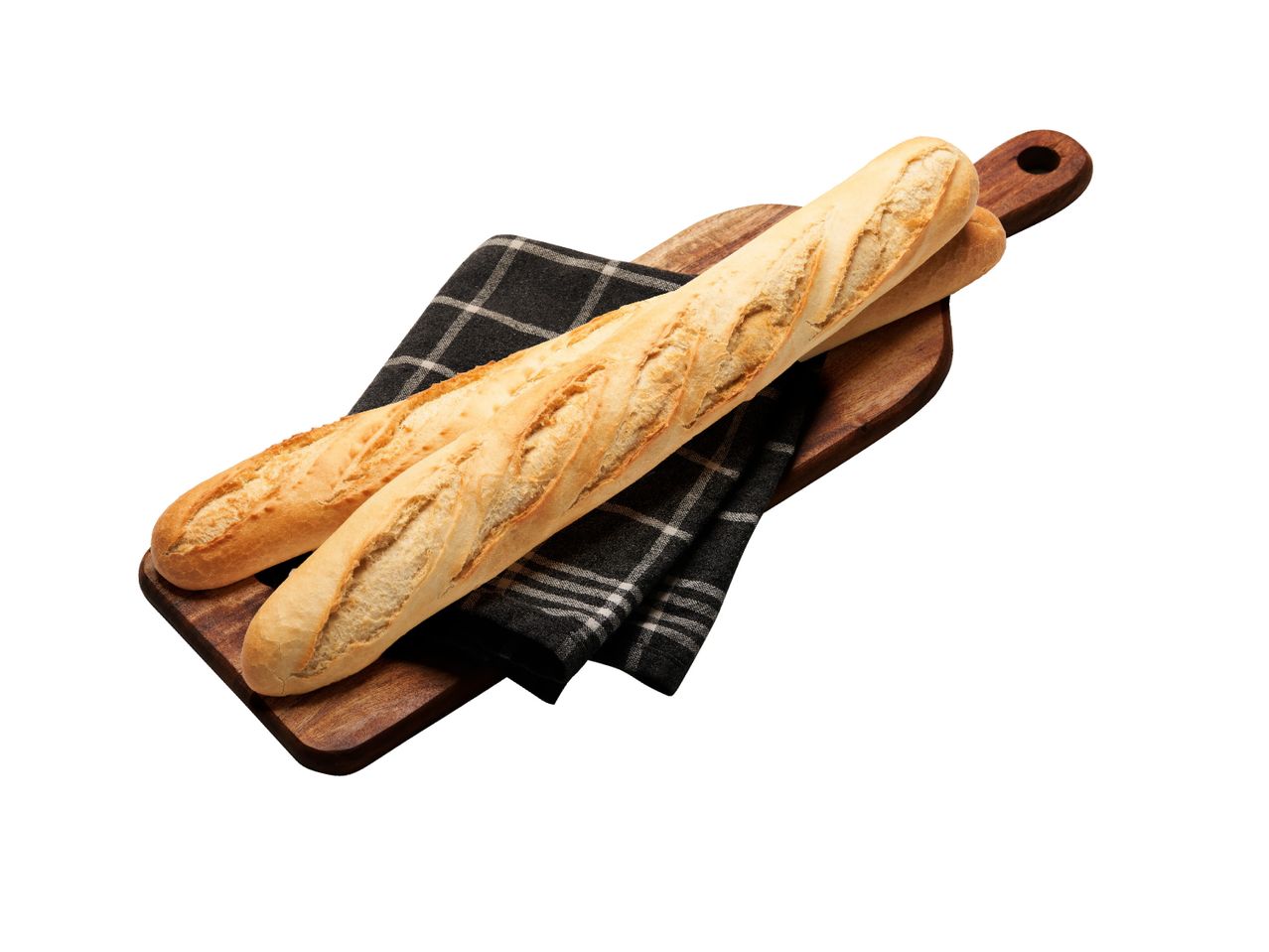 Två baguetter på en träbricka med en rutig duk.