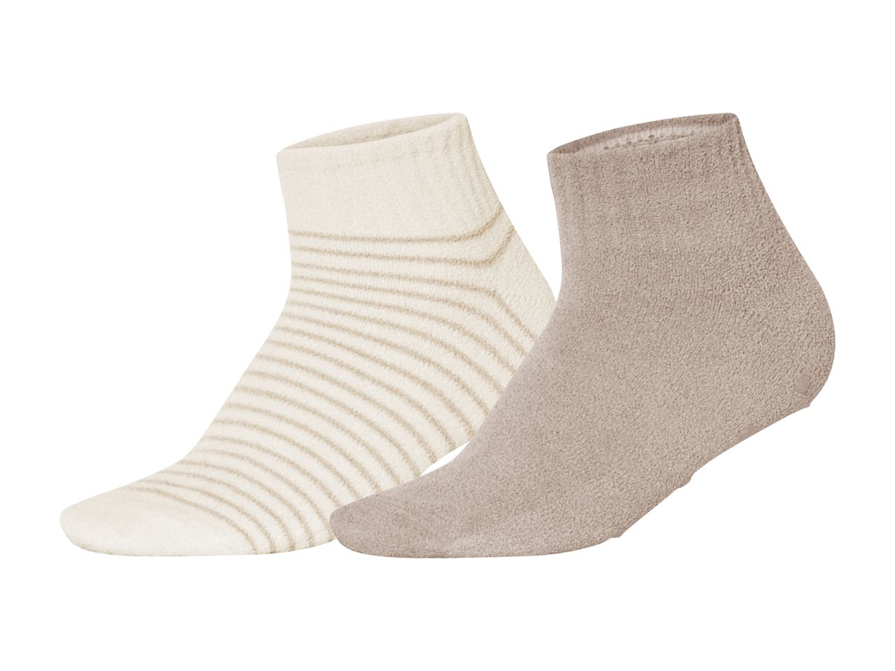 Et par stribede og et par ensfarvede ankelsokker i beige nuancer.