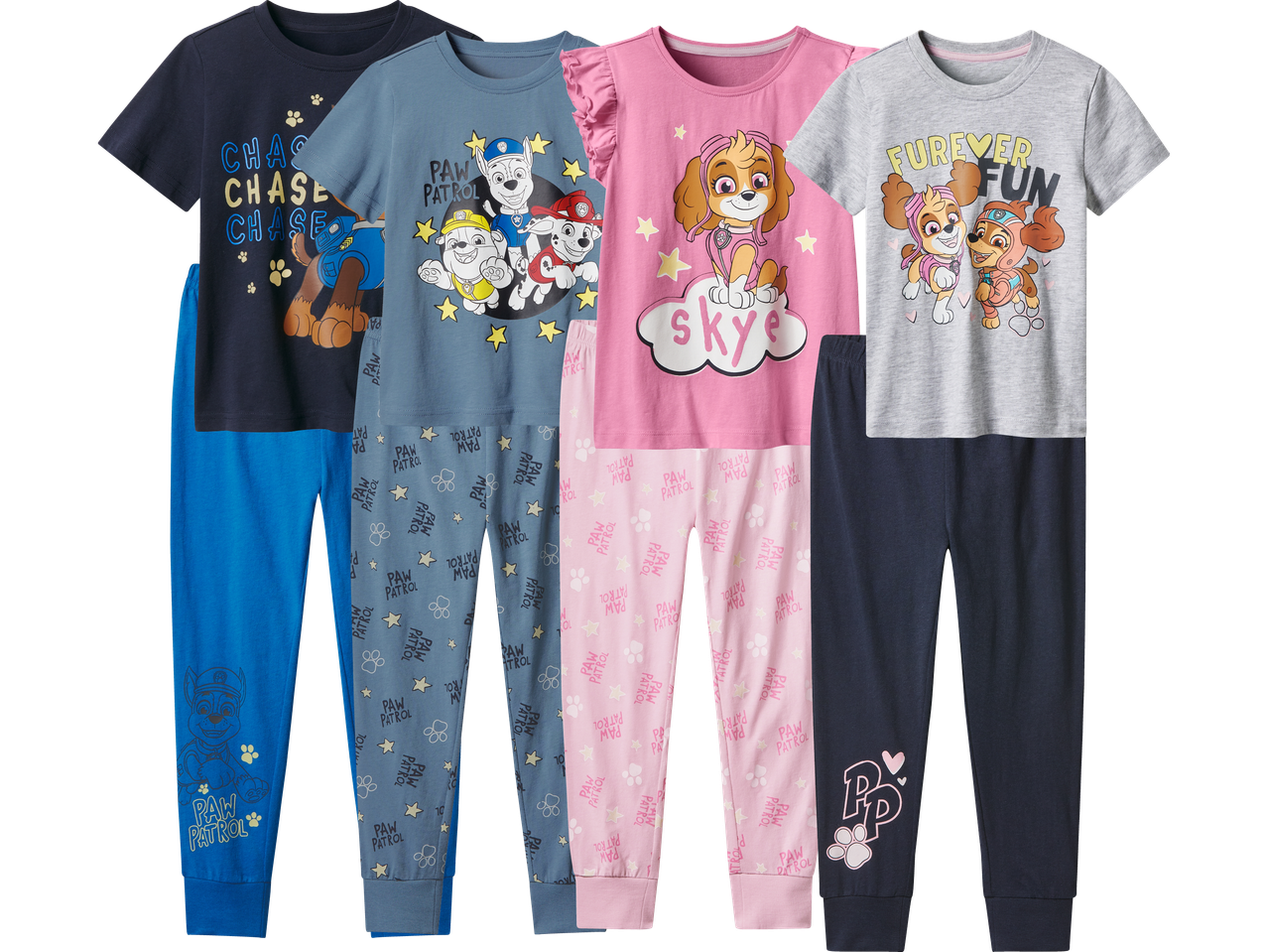 Fyr barns pyjamasuppsättningar med Paw Patrol-tema.