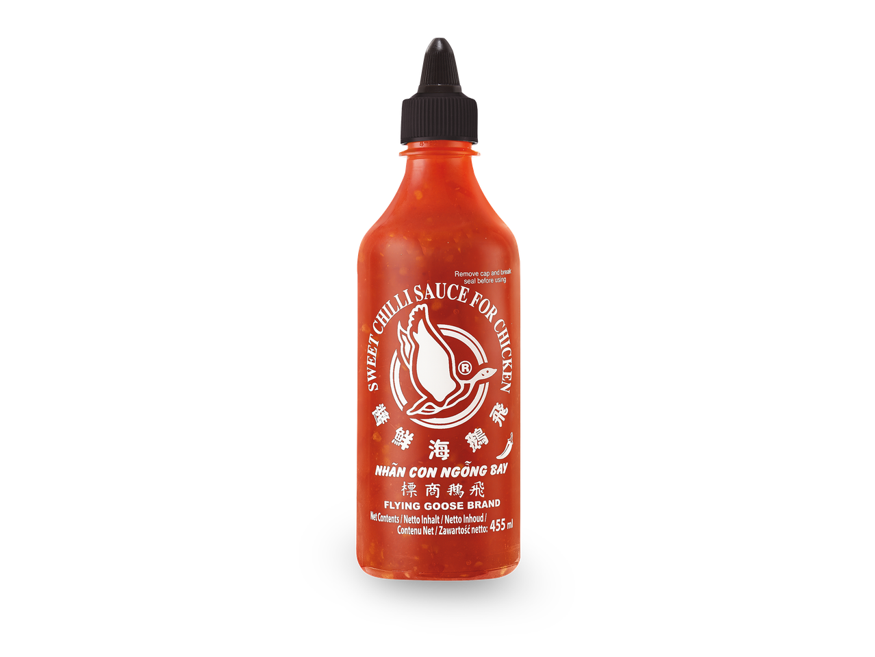 Een fles zoete chilisaus voor kip met een zwarte dop, 455 ml.