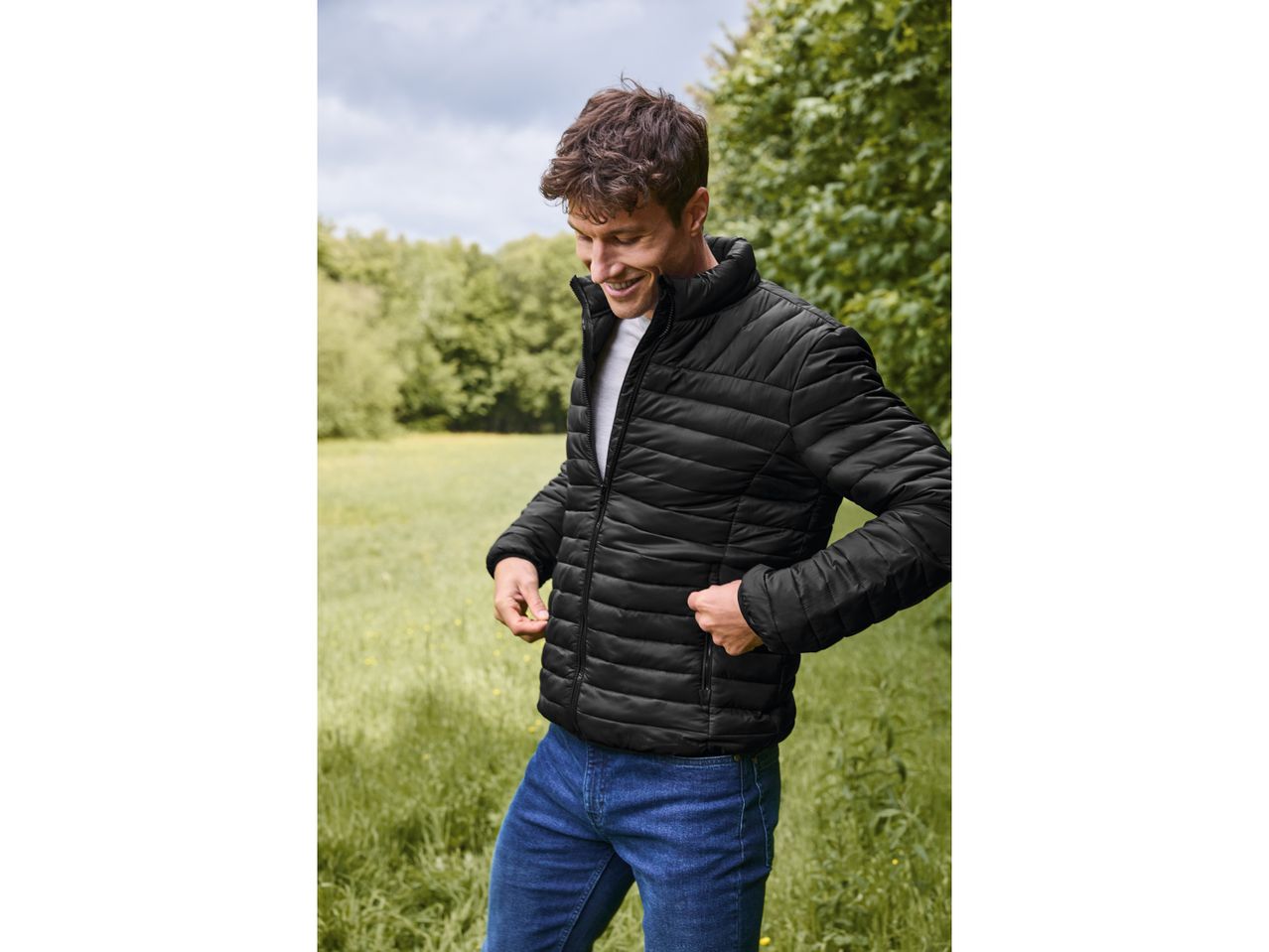 Go to full screen view: Men’s Lightweight Jacket - Image 5