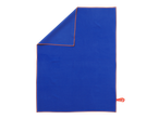 Toalha de microfibra CRIVIT azul com acabamento laranja, aprox. 80 x 60 cm.
