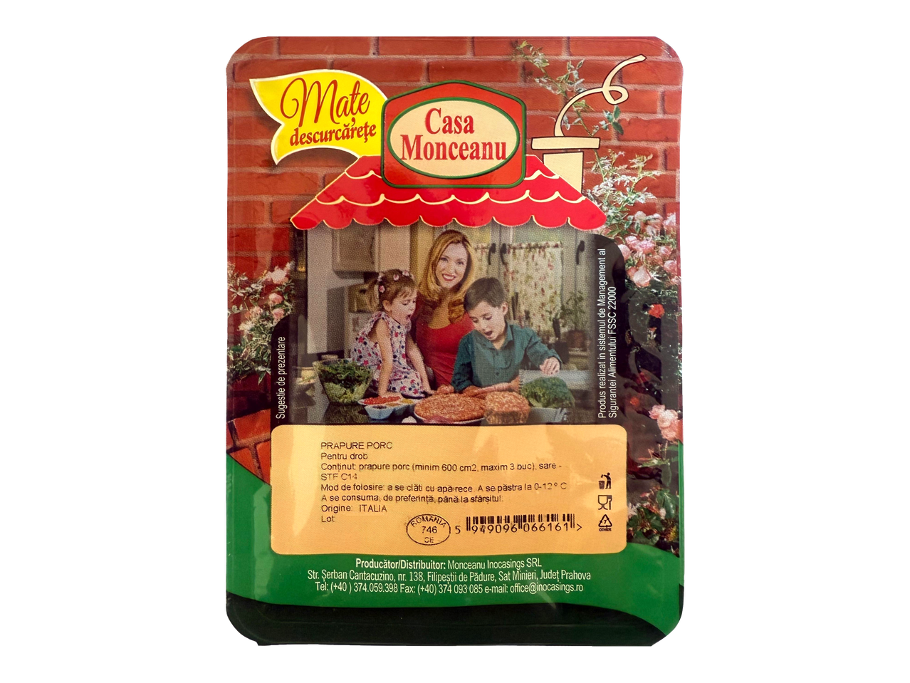 Ambalaj de prapure de porc cu o scenă de familie gătind, detalii despre produs și origine.