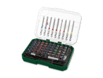 Schraubendreher-Bit-Set mit verschiedenen Bits und Adaptern in einer grünen Box.
