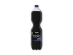 En flaske cola med teksten 'cola NEXT ZERO SUGAR' på etiketten.