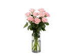 Um buquê de rosas rosa claro em um vaso de vidro transparente.
