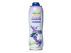 Een fles Solevita Fruitsiroop Cassis, een zwartebessen-fruitsiroop.