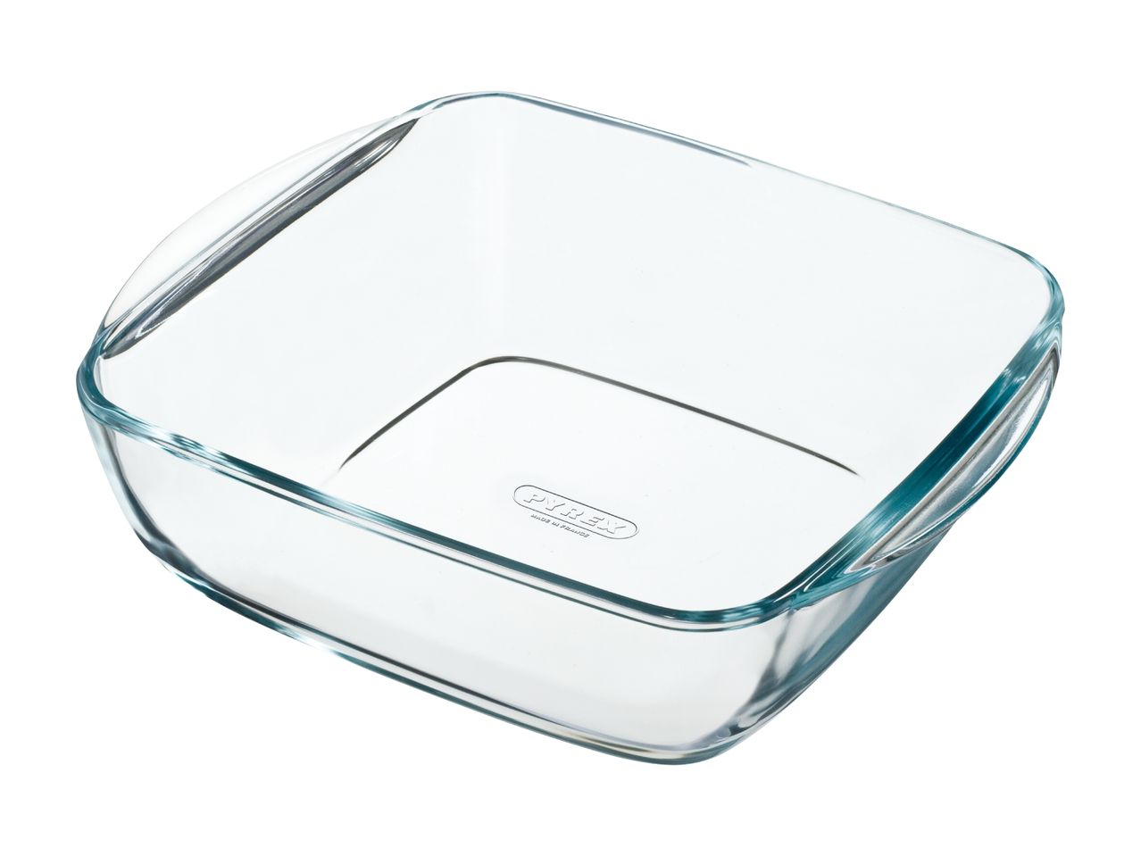 Firkantet Pyrex glasbageform med håndtag på en hvid baggrund.