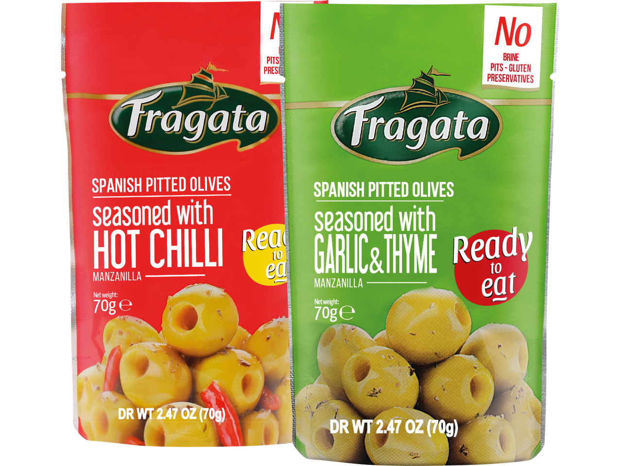 Två förpackningar med spanska urkärnade oliver, en med het chili och en med vitlök och timjan.