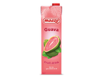Roze guavevruchtendrank in een kartonnen verpakking met een afbeelding van guavevruchten.