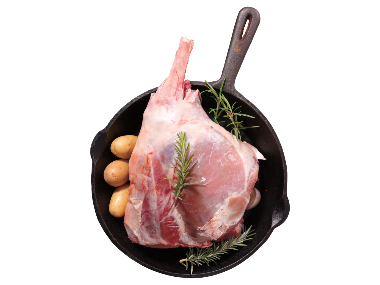 Pulpă de miel crudă cu rozmarin și cartofi într-o tigaie de fontă.