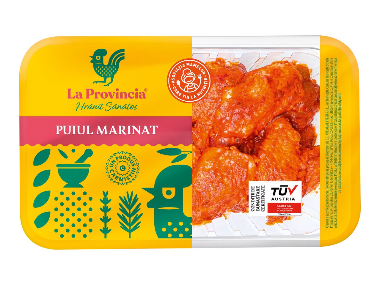 Tavă cu aripi de pui marinate, cu etichetă galbenă și roșie, cu ilustrații de pui și plante.