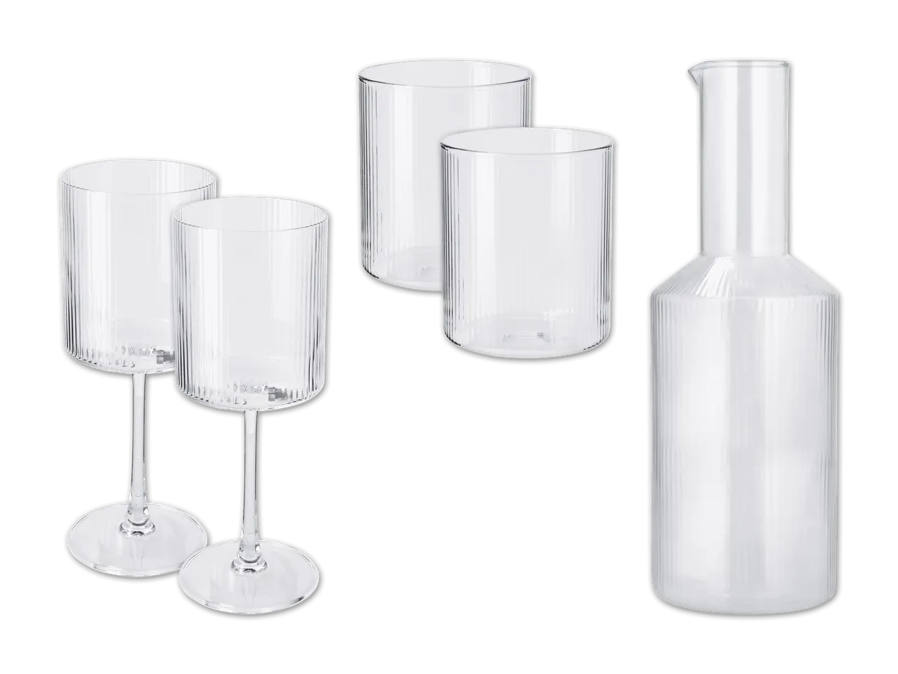 Gerippte Gläser und Karaffe aus Glas