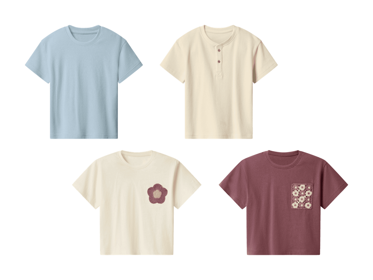 Vier Kurzarm-T-Shirts: zwei hellblau und creme, eines creme mit Häkelblume, eines bordeaux mit Blumentasche.